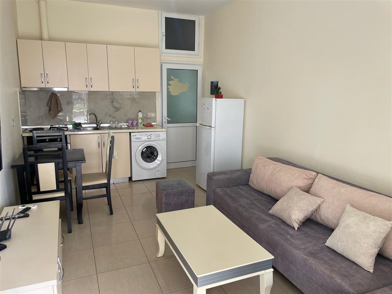 JEPET ME QERA DITOR APARTAMENT NE LUNGOMARE