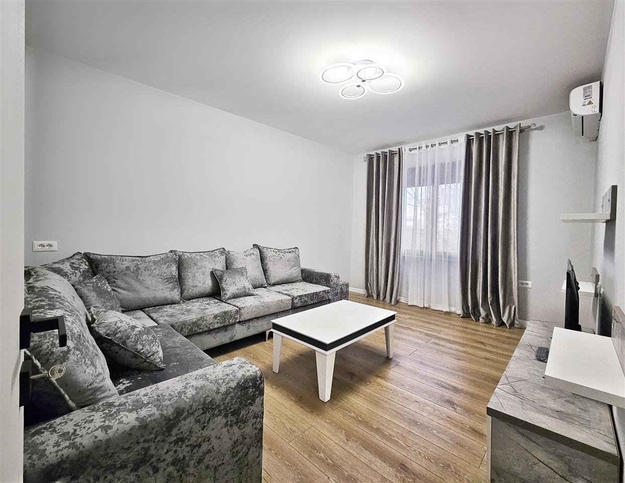 jepet me qira apartament 1+1 te Rr. e Barrikadave