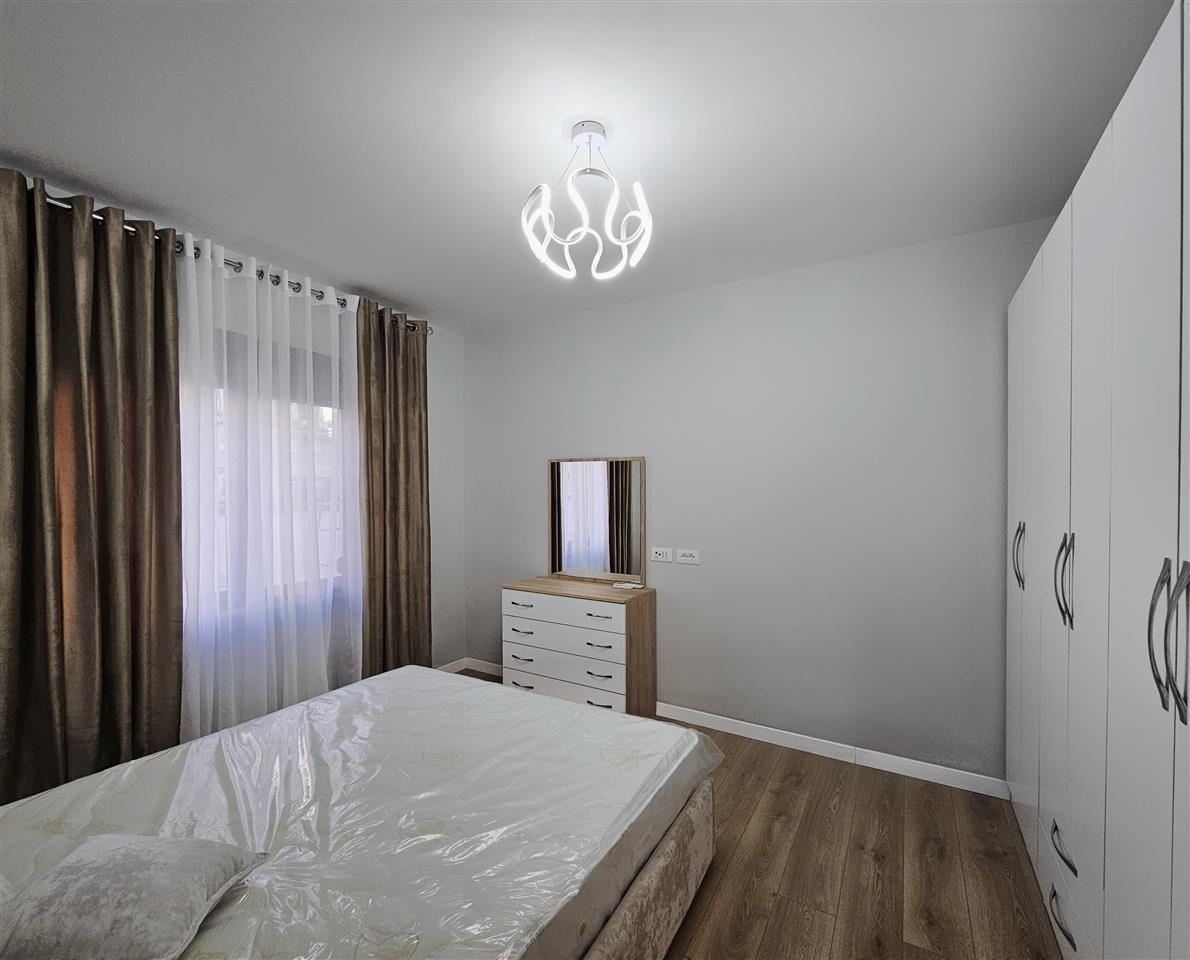 jepet me qira apartament 1+1 te Rr. e Barrikadave