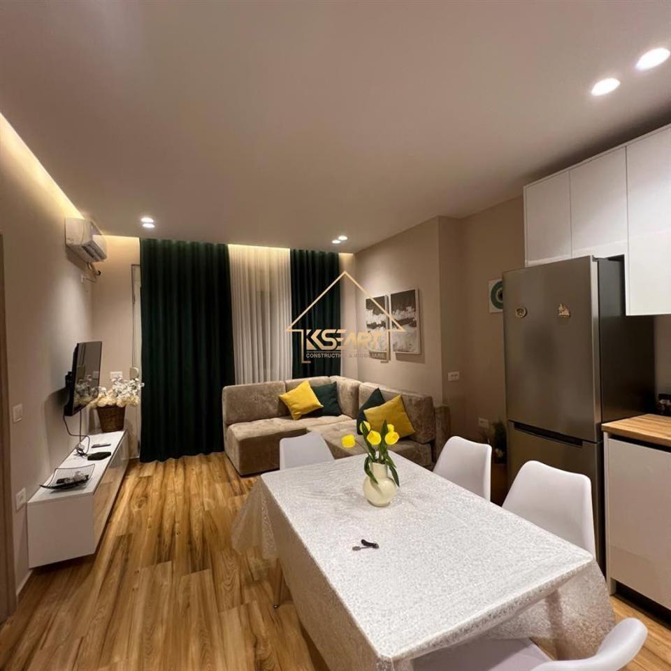 Jepet apartament me qira