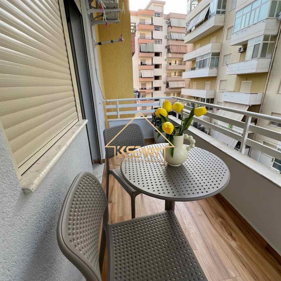 Jepet apartament me qira