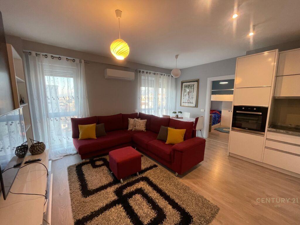 Jepet Me Qira Apartament 2+1 Tek 21 Dhjetori €650 ne muaj