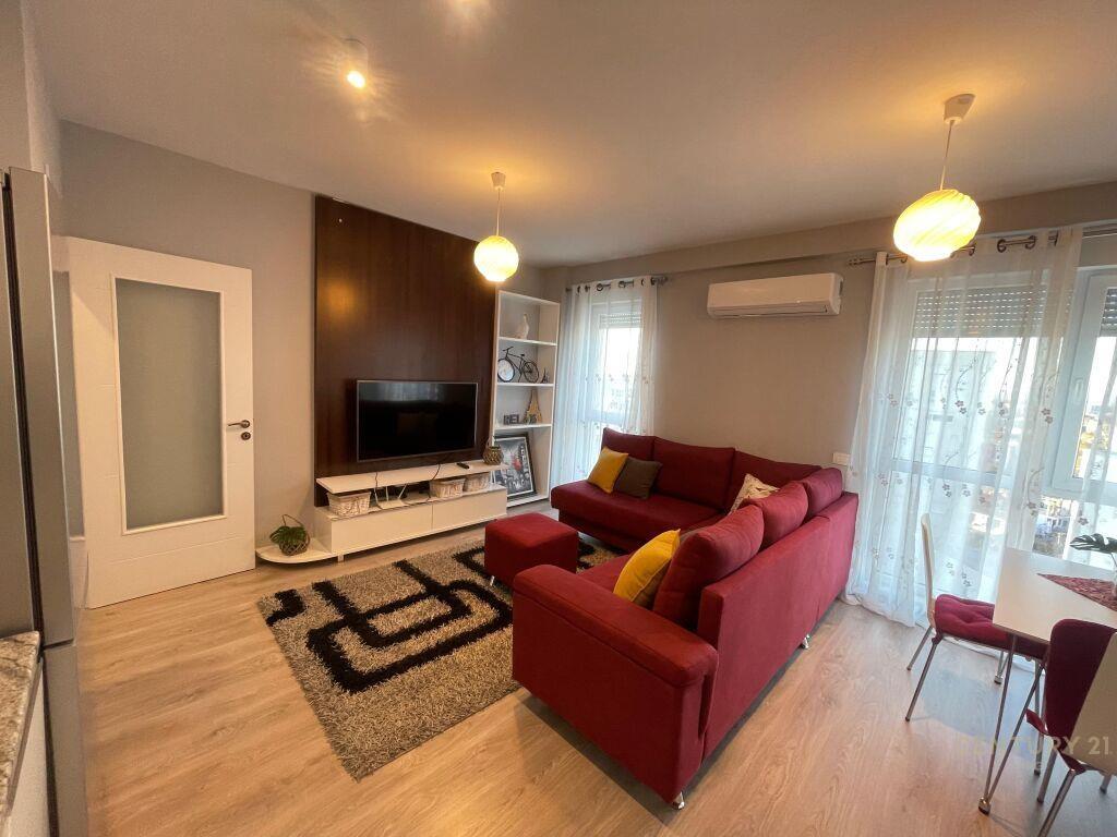 Jepet Me Qira Apartament 2+1 Tek 21 Dhjetori €650 ne muaj