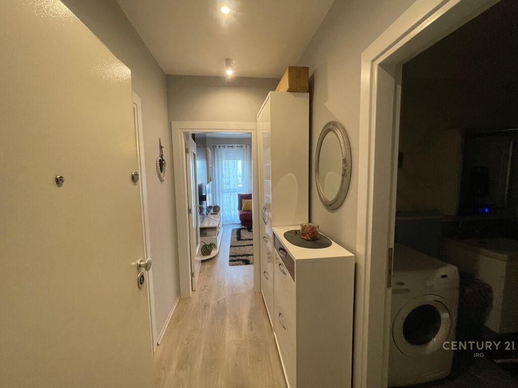 Jepet Me Qira Apartament 2+1 Tek 21 Dhjetori €650 ne muaj