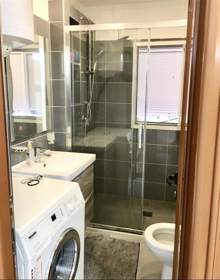 Rruga e kavajës ap.me qera Ditore