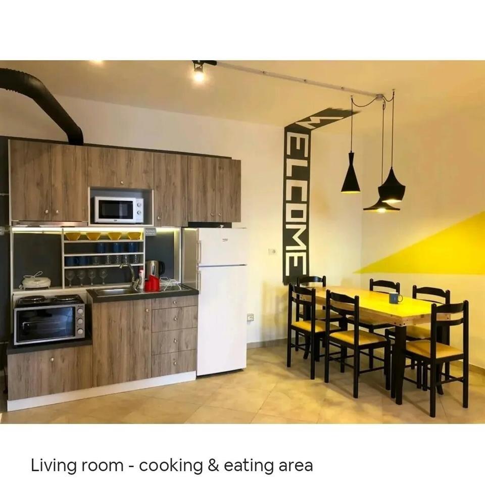 JEPET ME QERA APARTAMENT 2+1 NE QENDER