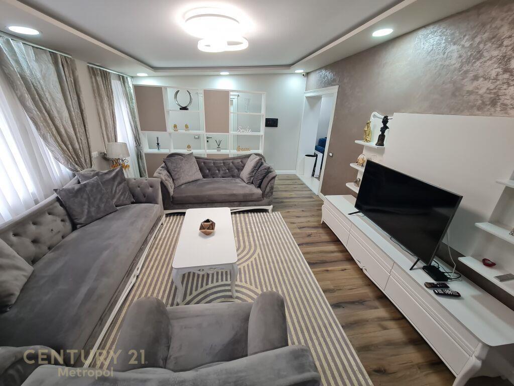 Jepet Me Qira Apartament 3+1+3 Tek Inxhiniera e Ndertimit
