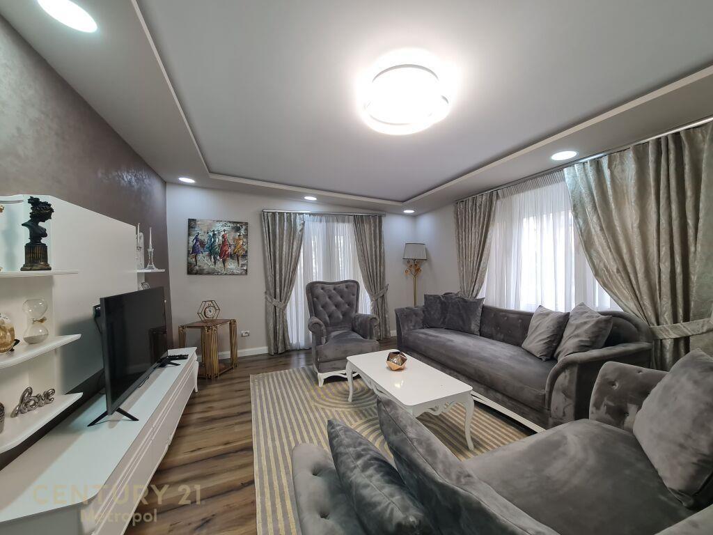 Jepet Me Qira Apartament 3+1+3 Tek Inxhiniera e Ndertimit