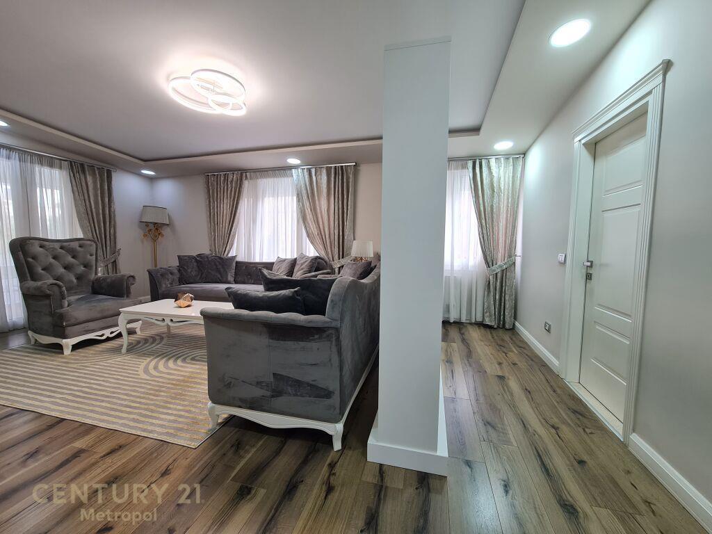 Jepet Me Qira Apartament 3+1+3 Tek Inxhiniera e Ndertimit