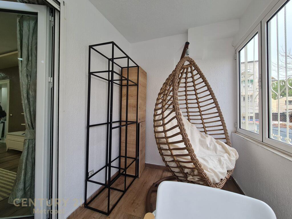 Jepet Me Qira Apartament 3+1+3 Tek Inxhiniera e Ndertimit