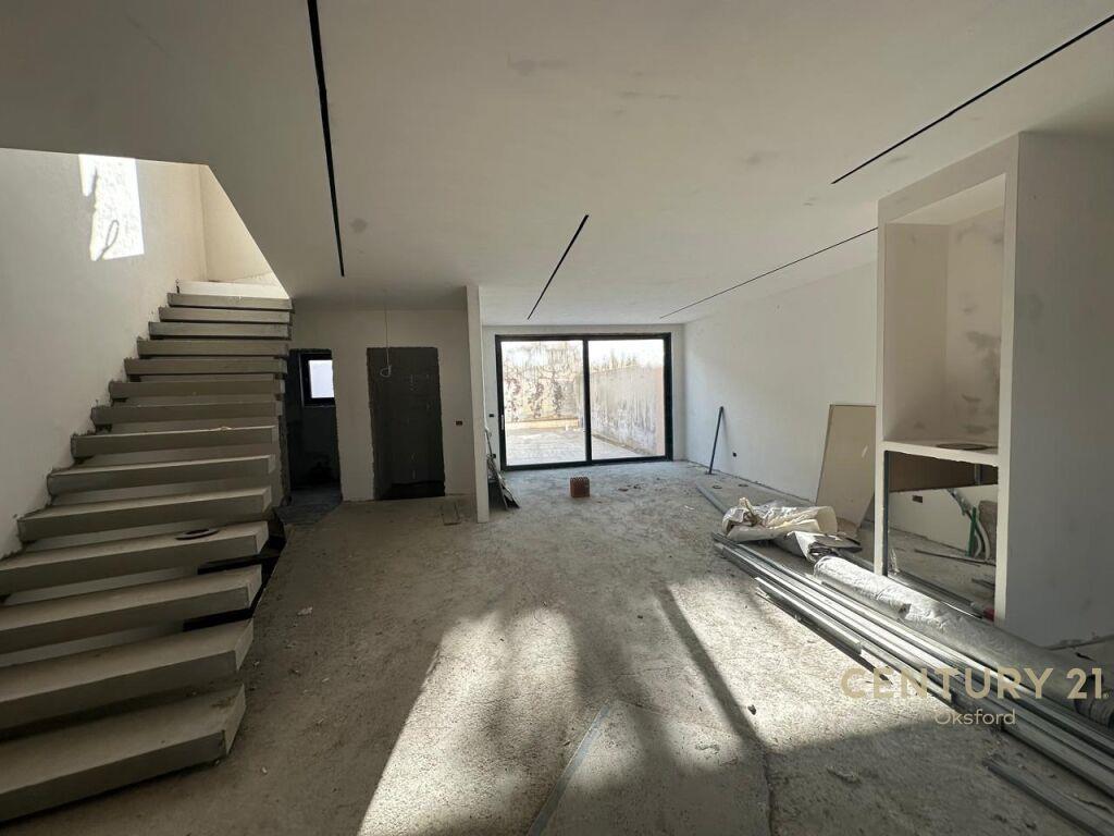 SHITET VILE MODERNE NE MJULL – BATHORE!