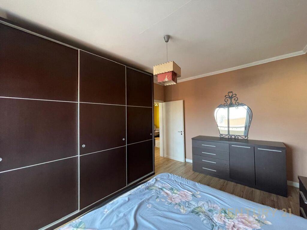 Jepet Me Qira Apartament 3+1+2 Tek Rruga e Kosovareve €950