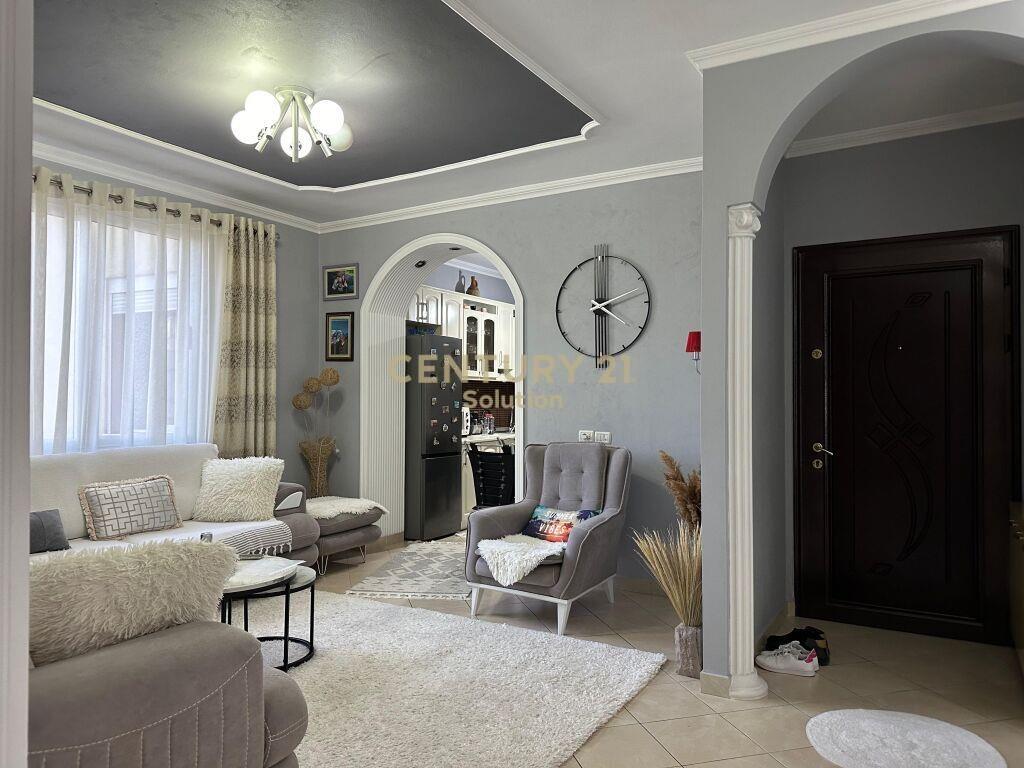 APARTAMENT 2+1 PER SHITJE NE ASTIR! Sol105085