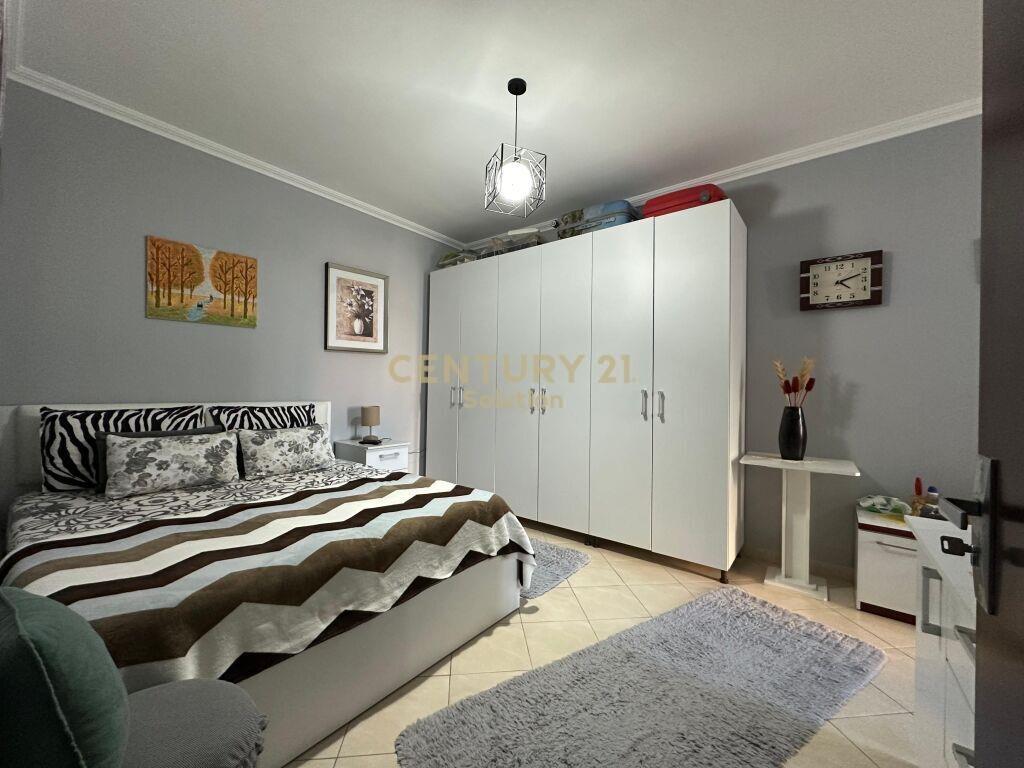 APARTAMENT 2+1 PER SHITJE NE ASTIR! Sol105085