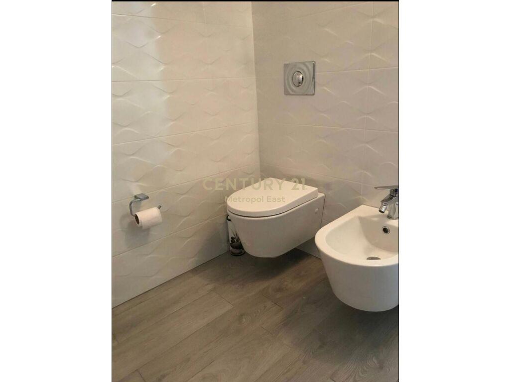 Apartament 1+1 per qira ne rrugen Myslym 500 €East105051