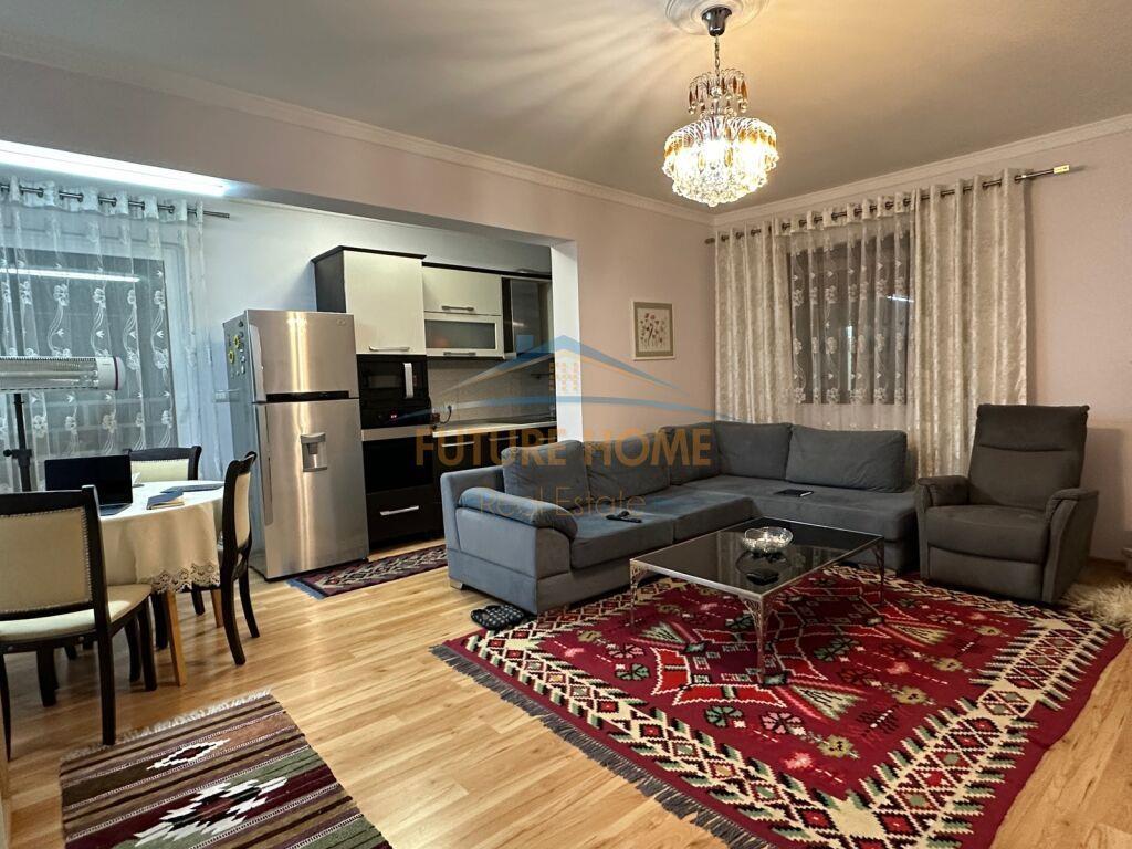 Qera, Apartament 2+1,Mbikalimi i Komunes se Parisit