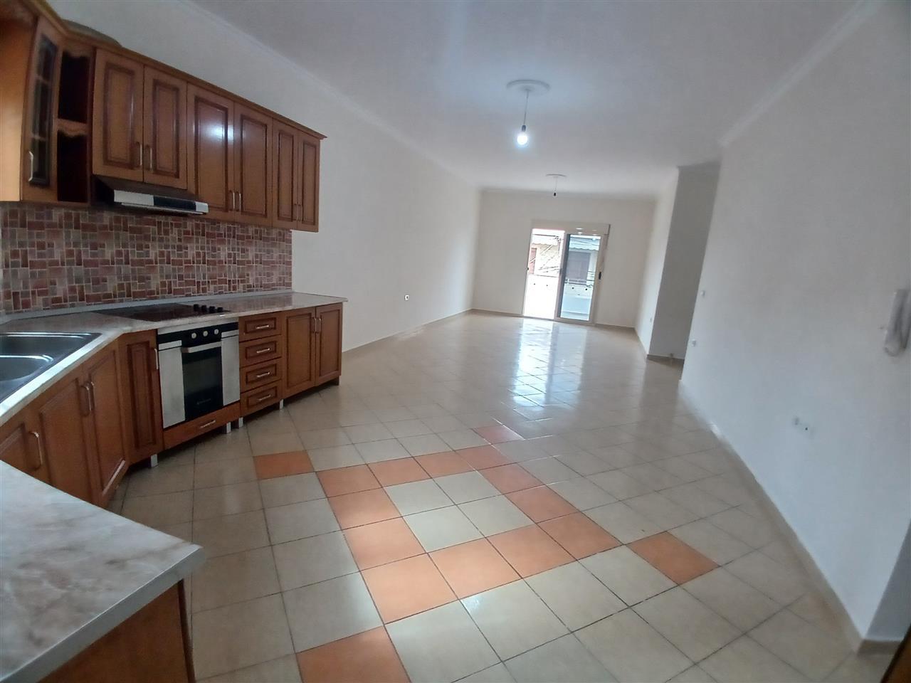 Super Apartament me qera afat gjate te kisha ortodokse