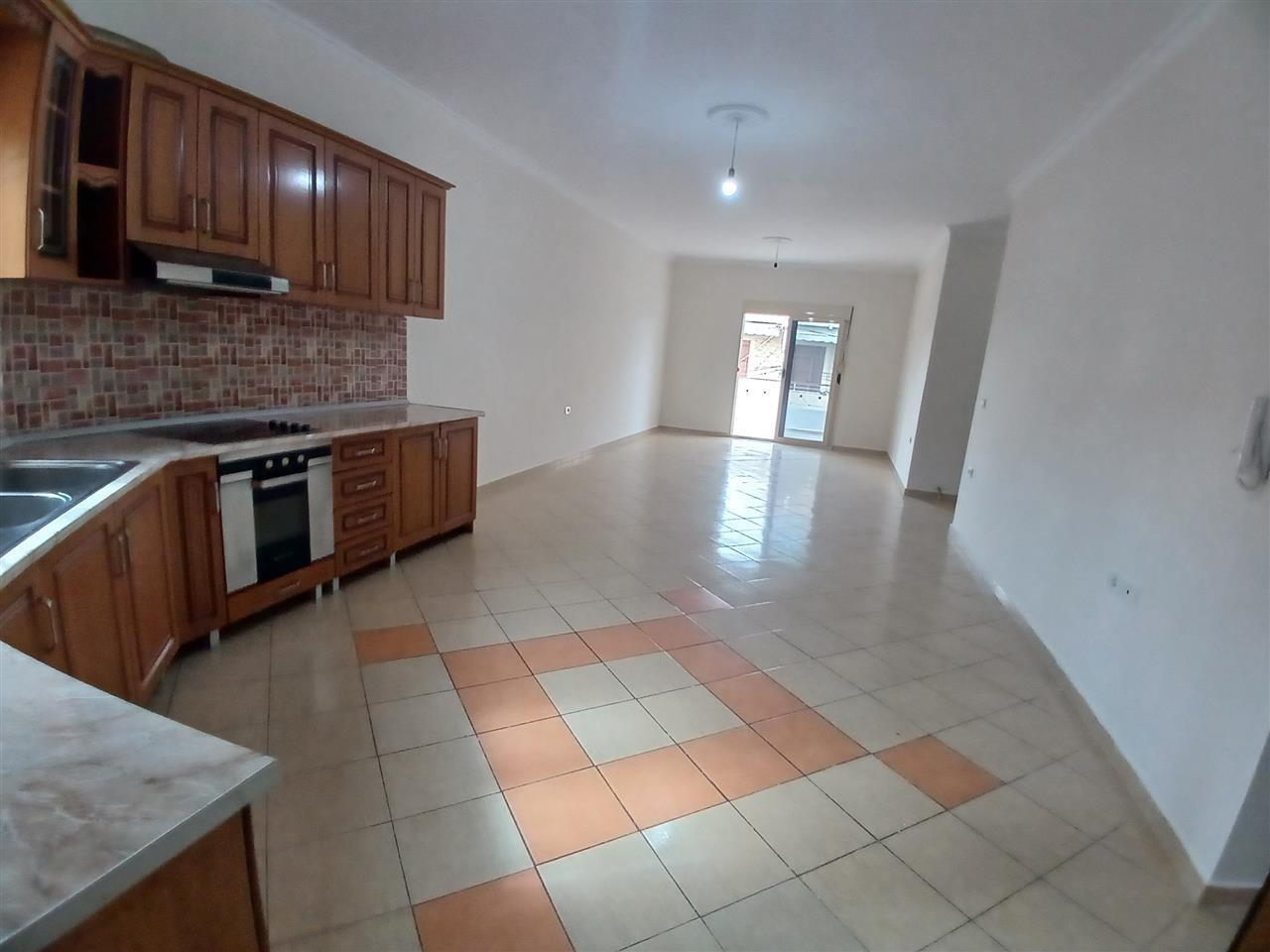 Super Apartament me qera afat gjate te kisha ortodokse