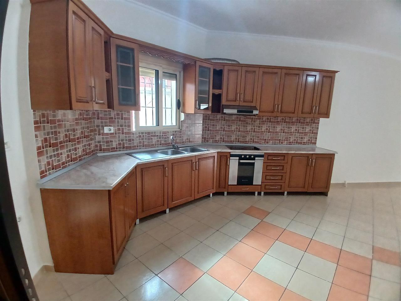 Super Apartament me qera afat gjate te kisha ortodokse