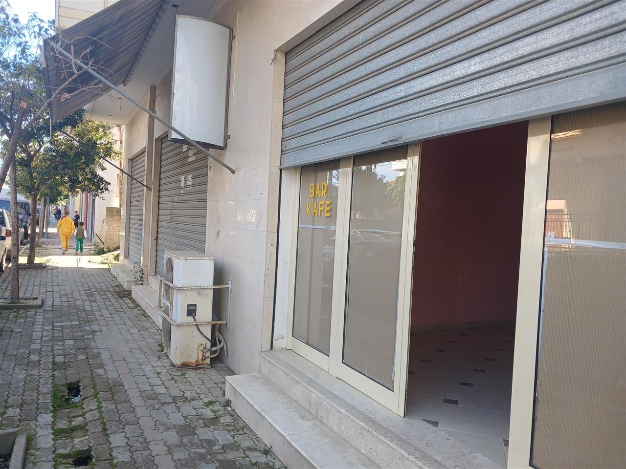 Super Dyqan me Qera. Kisha Ortodokse