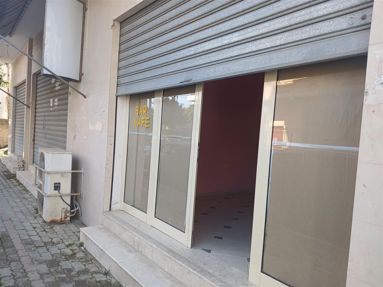 Super Dyqan me Qera. Kisha Ortodokse