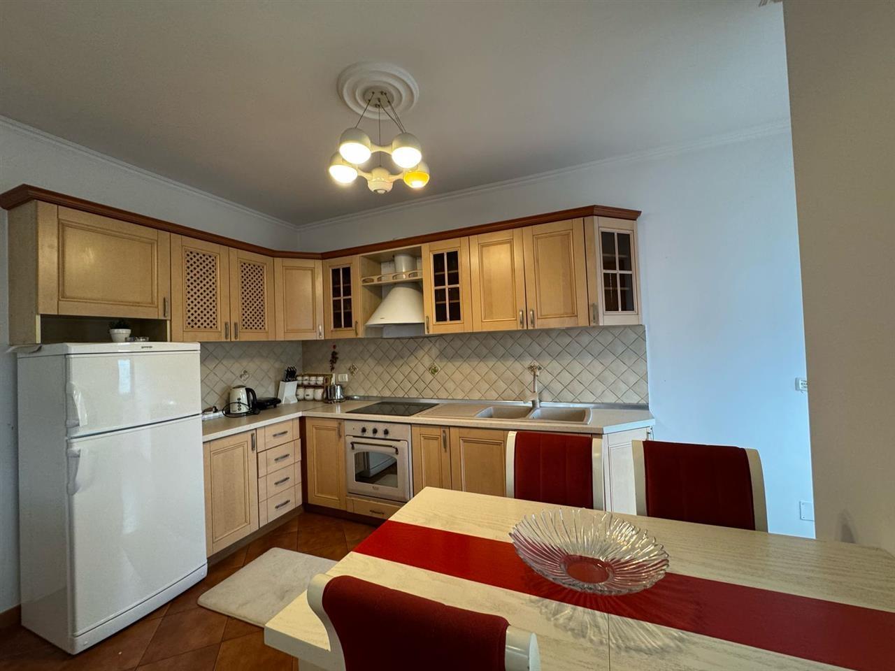 Brryli , Japim me qira Apartament 2+1 !