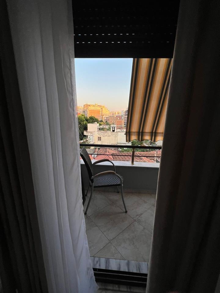 Garsoniere per qira te Rruga e Barrikadave