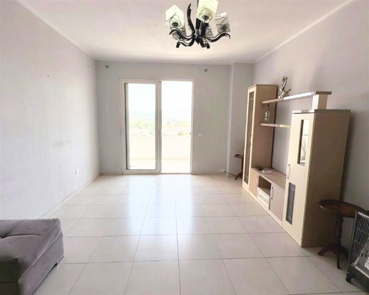 Kavaje, apartament 1+1,pallat I ri,shetitorja”Josif Budo”.