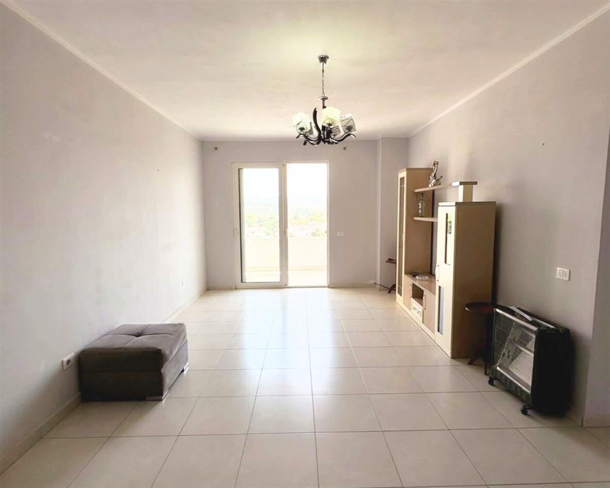 Kavaje, apartament 1+1,pallat I ri,shetitorja”Josif Budo”.