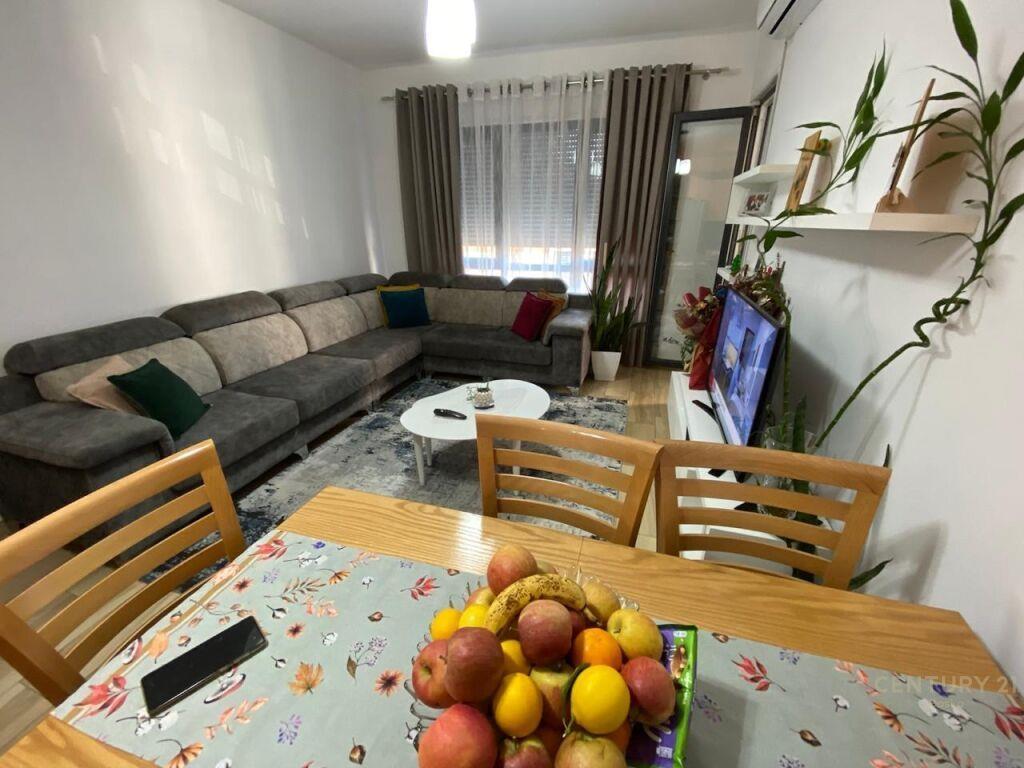 Shitet Apartment 2+1+2 Don Bosco € 198 000