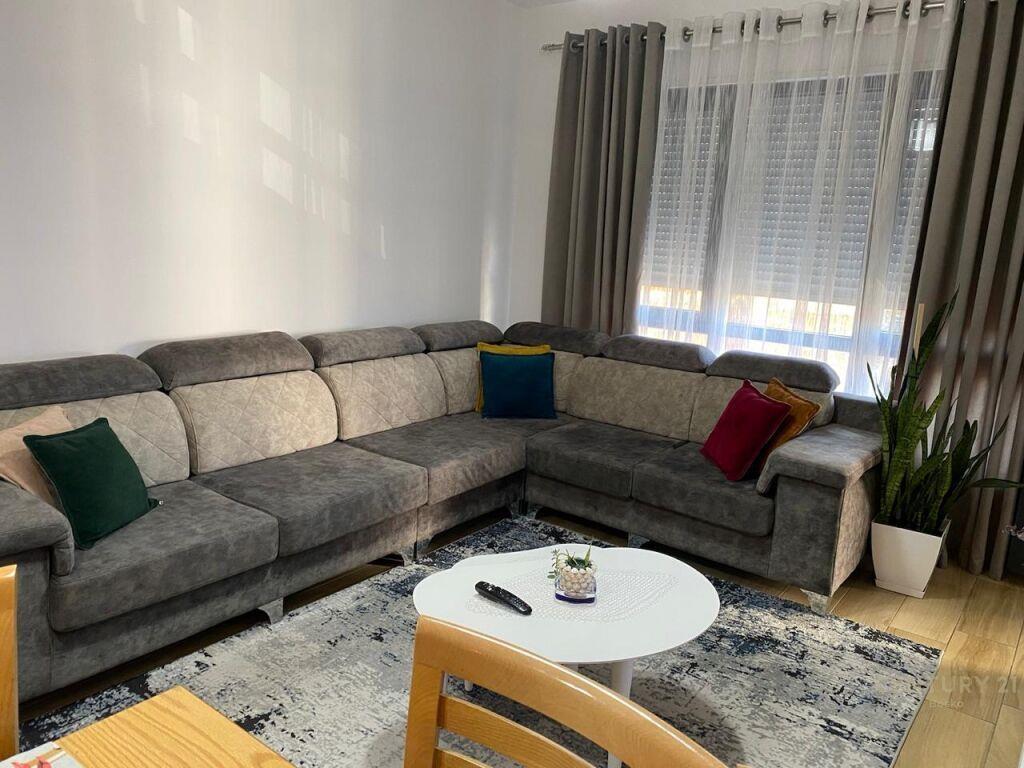 Shitet Apartment 2+1+2 Don Bosco € 198 000