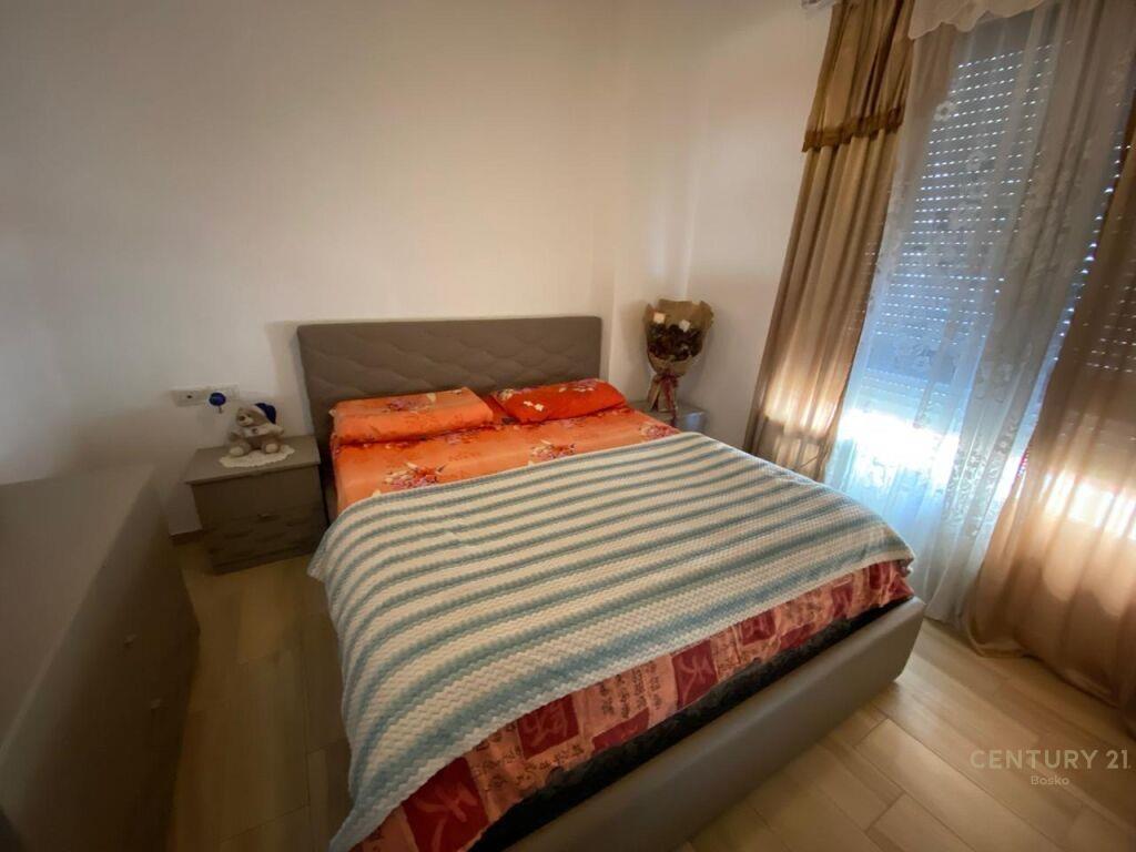 Shitet Apartment 2+1+2 Don Bosco € 198 000