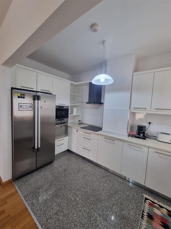 Apartament me qera 2+1+2 me garazh ne Sauk