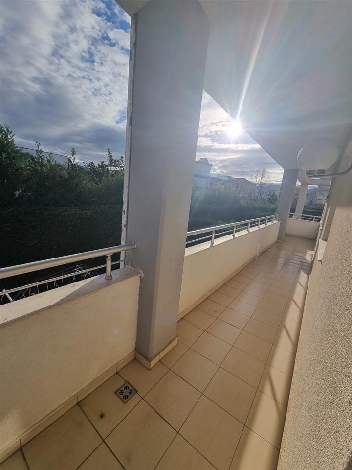 Apartament me qera 2+1+2 me garazh ne Sauk