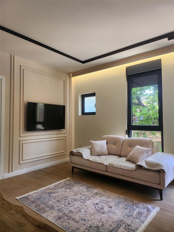 Jepet apartament i ri 1+1 qender Korce