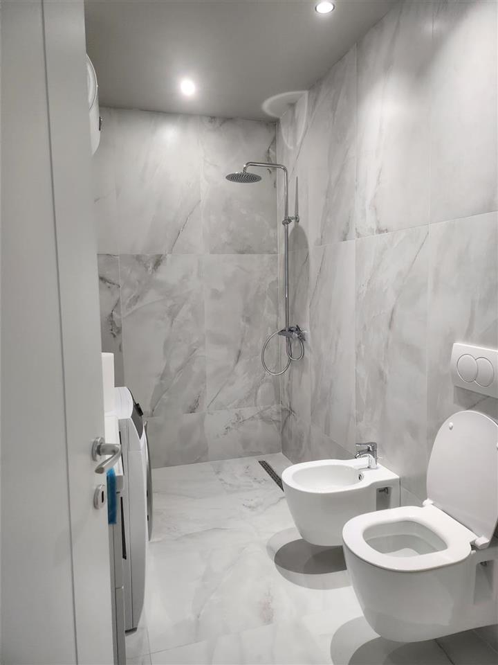 Jepet apartament i ri 1+1 qender Korce