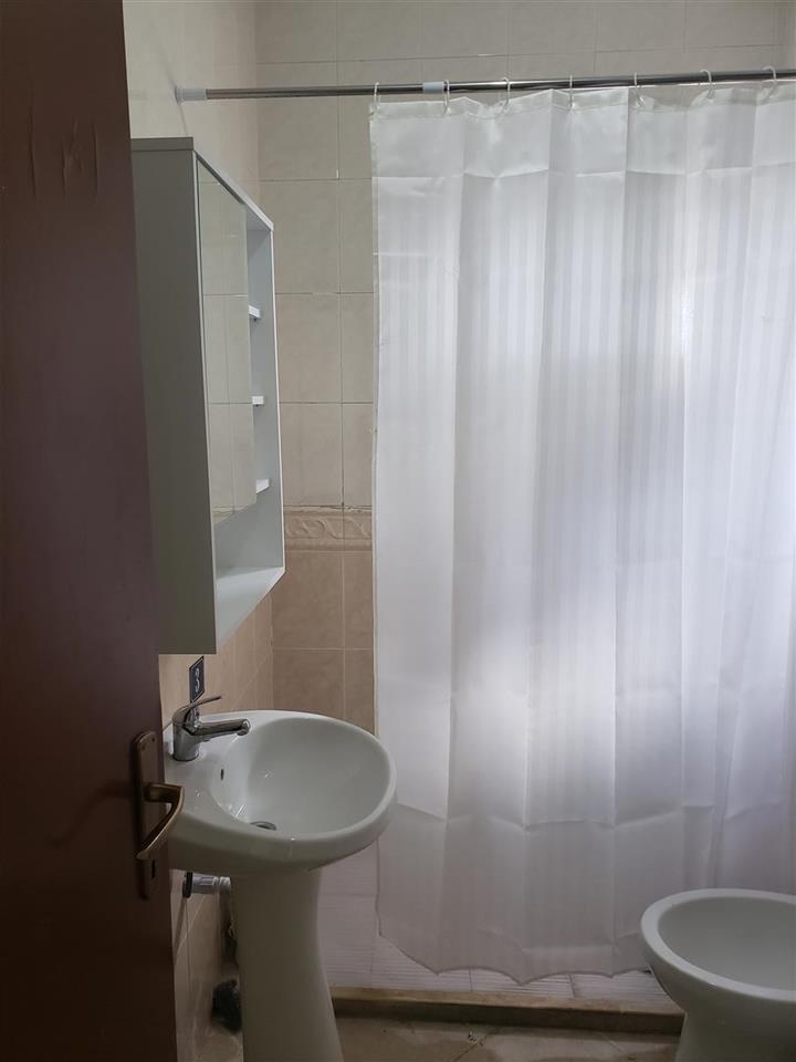 Jepet me Qera Apartament 2+1, Fusha e Aviacionit, 140 m2