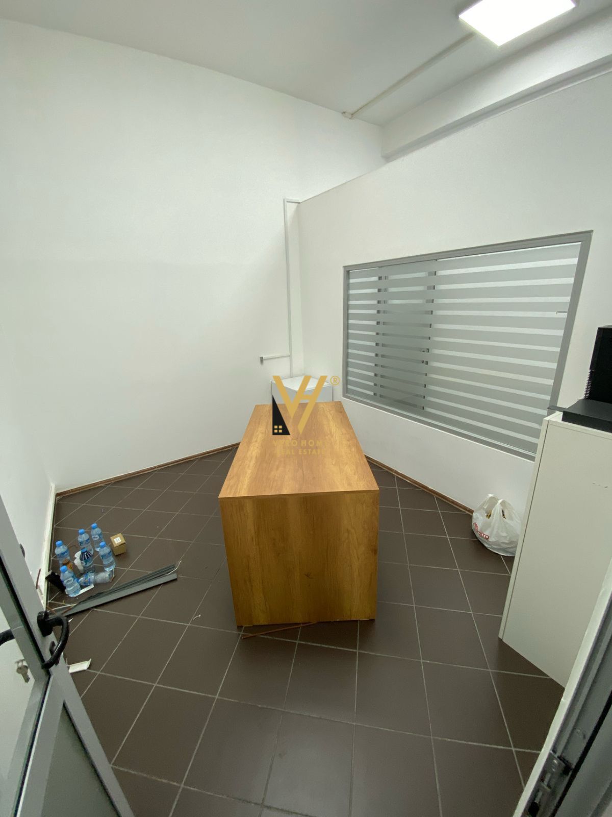 ZYRE 300 M2 ME QERA TE KOMUNA E PARISIT 2.850 EURO