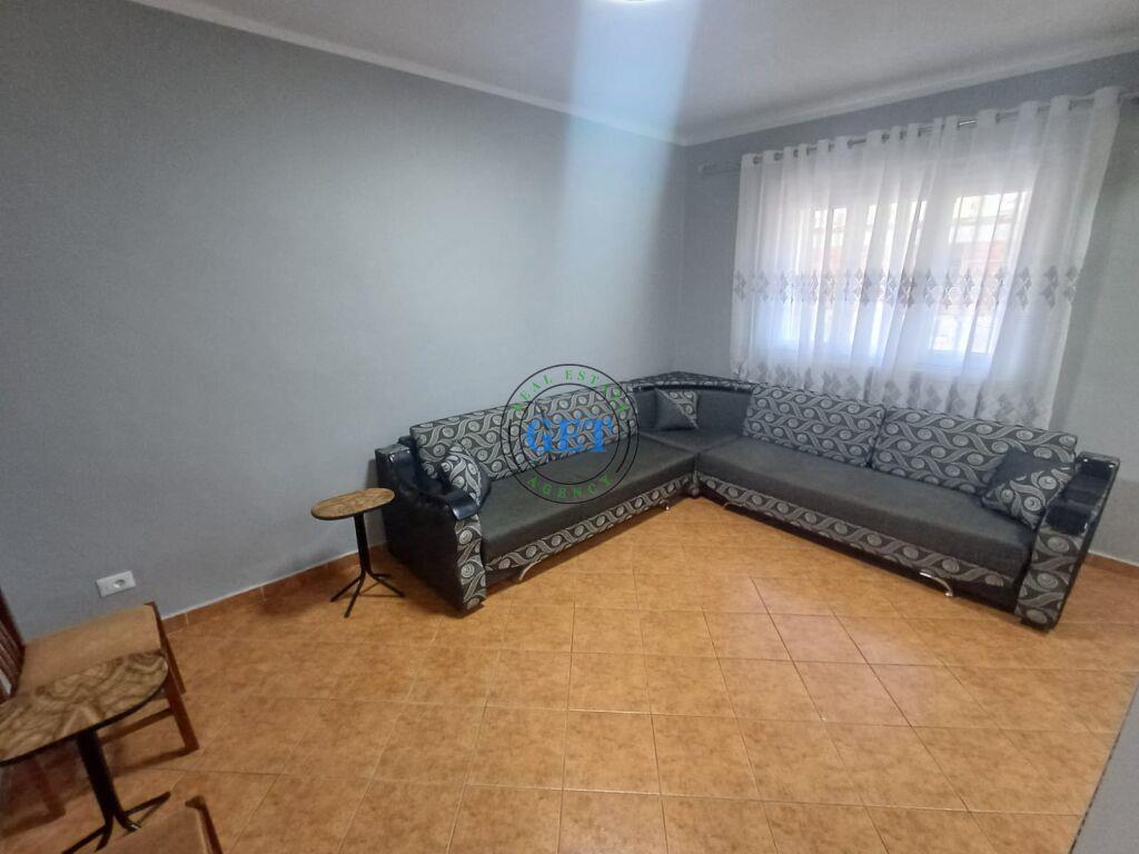 Jepet me qira Apartament tek Zjarrfikësja , Durrës.