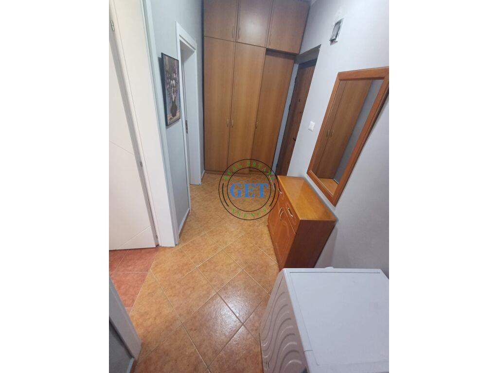 Jepet me qira Apartament tek Zjarrfikësja , Durrës.