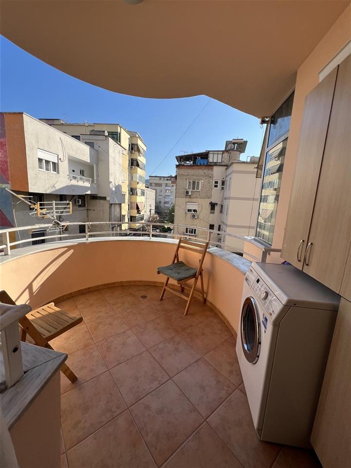 Përball Delijorgjit 2+2+2 me qera ditore