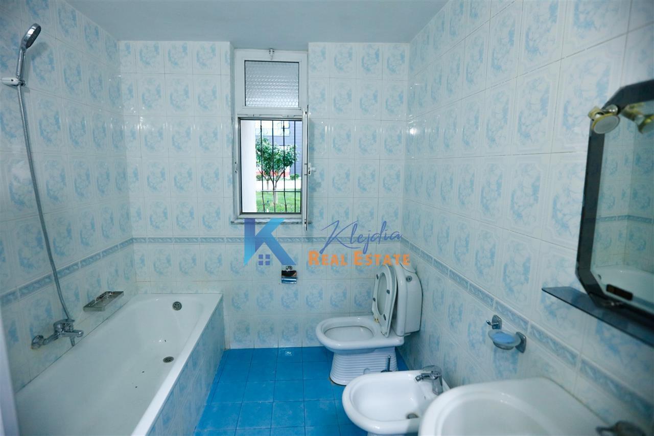 1+1 me qira ne Bllok, Rruga Margarita Tutulani