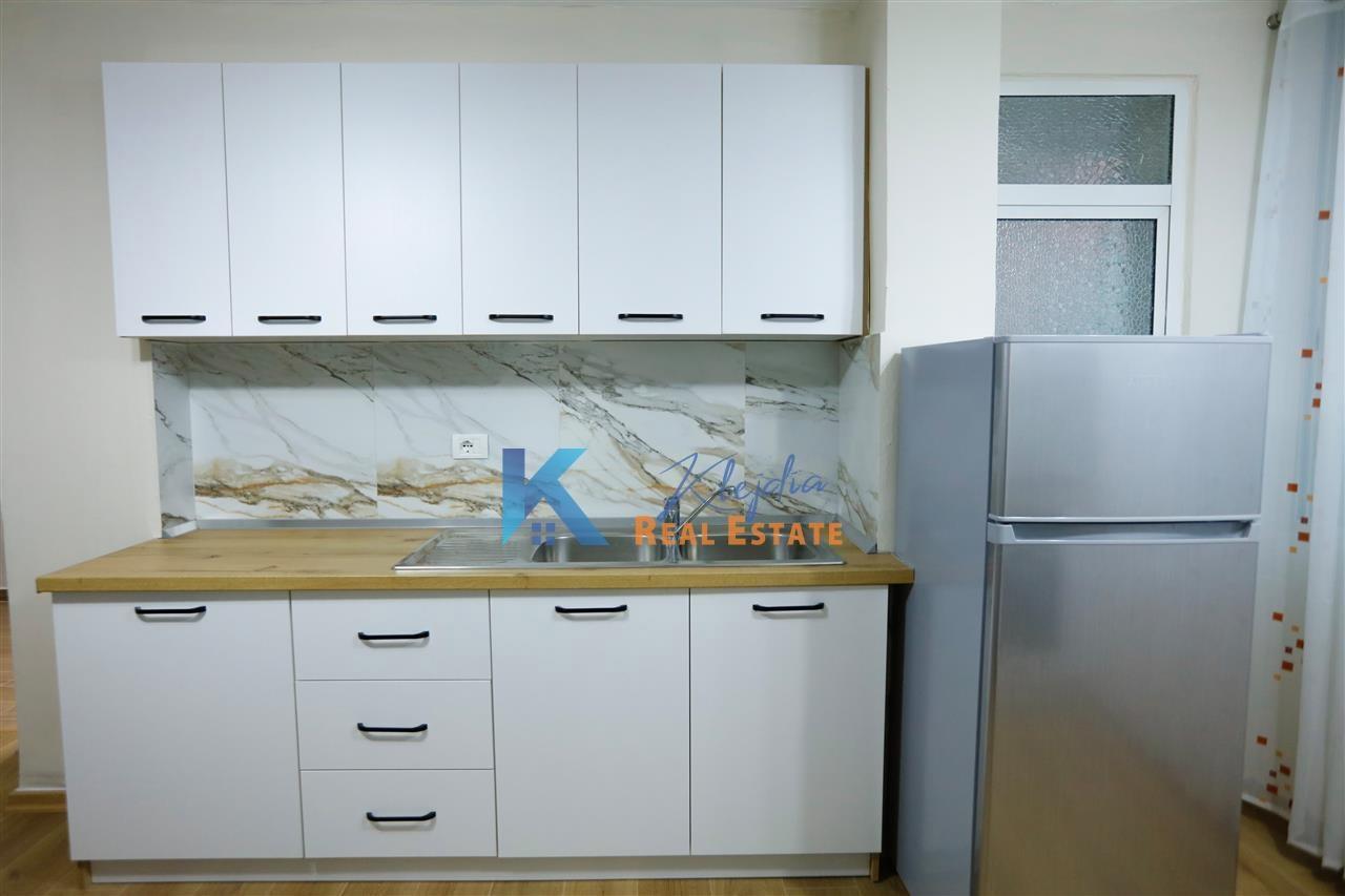 1+1 me qira ne Bllok, Rruga Margarita Tutulani