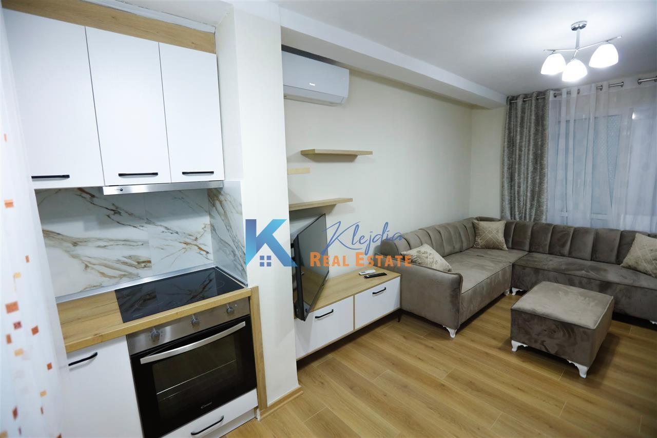 1+1 me qira ne Bllok, Rruga Margarita Tutulani