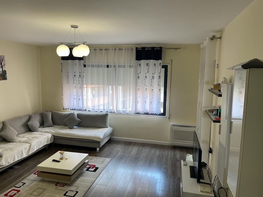 Te dy rrathet Astir shitet apartament 2+1 me hipoteke