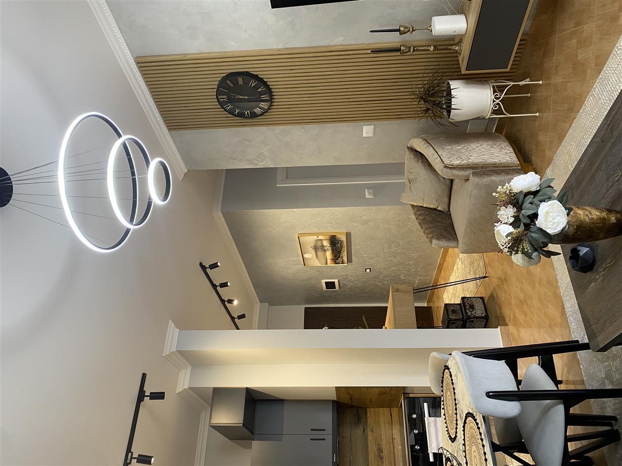 Apartament me qera ditore fier