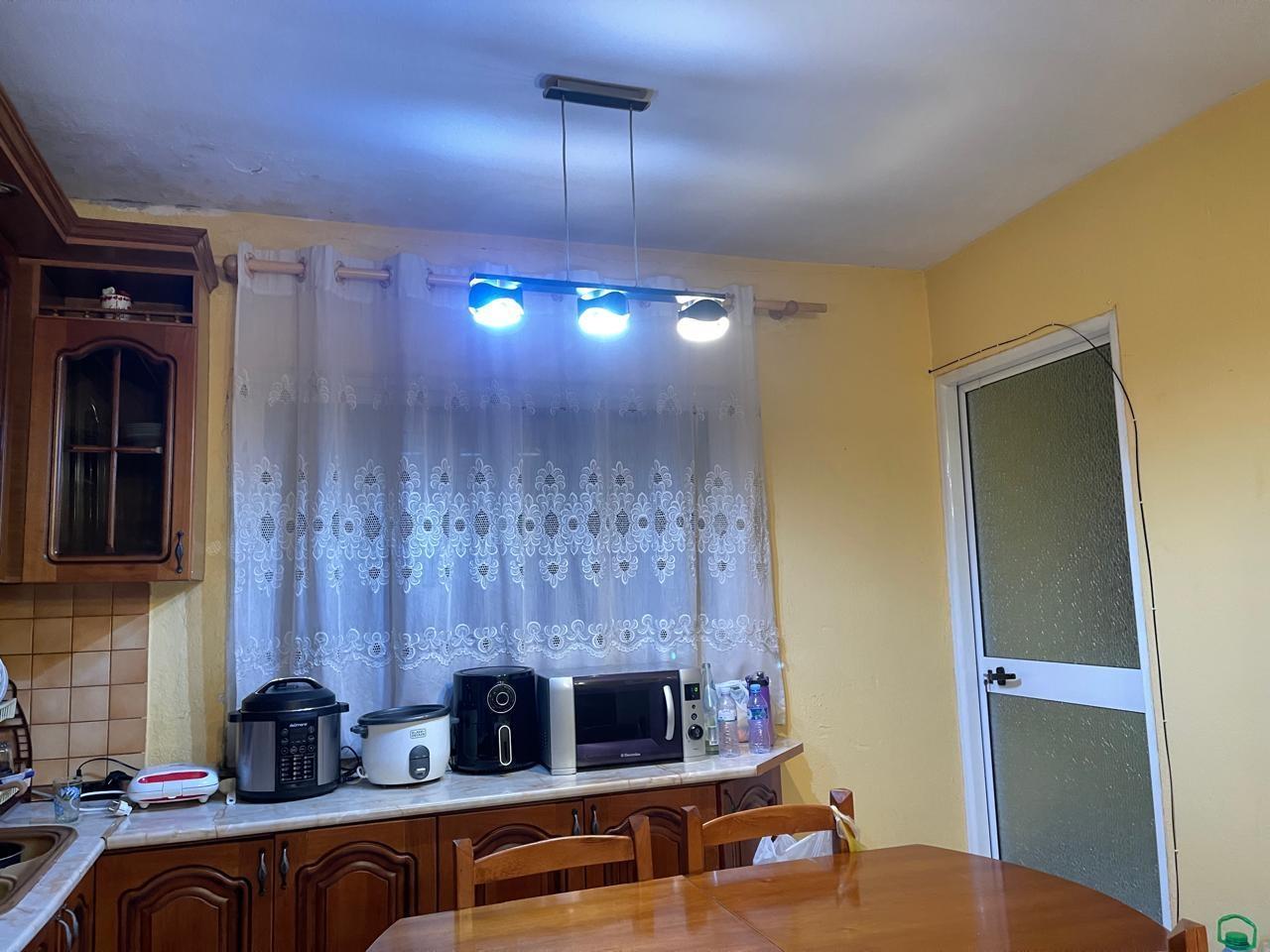 Shitet Apartament i Përshtatshëm për Familje pranë Shkollës