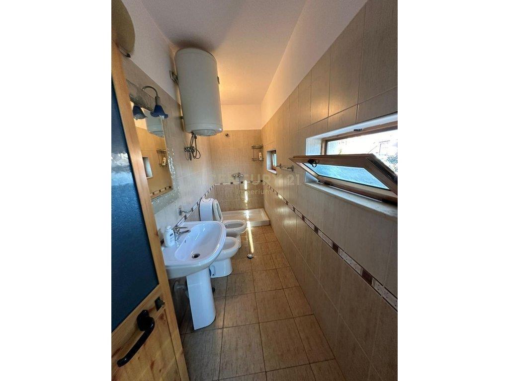 Apartment 2+1+2 poste parkimi te Unaza e Re 450 €