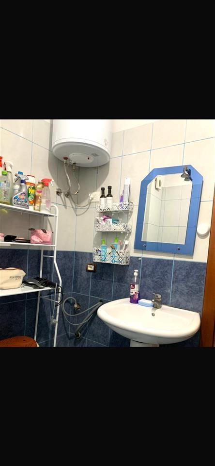 Shtepi me qera 1+1 misto mame