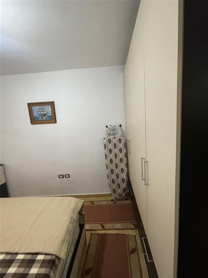 Shtepi me qera 1+1 misto mame